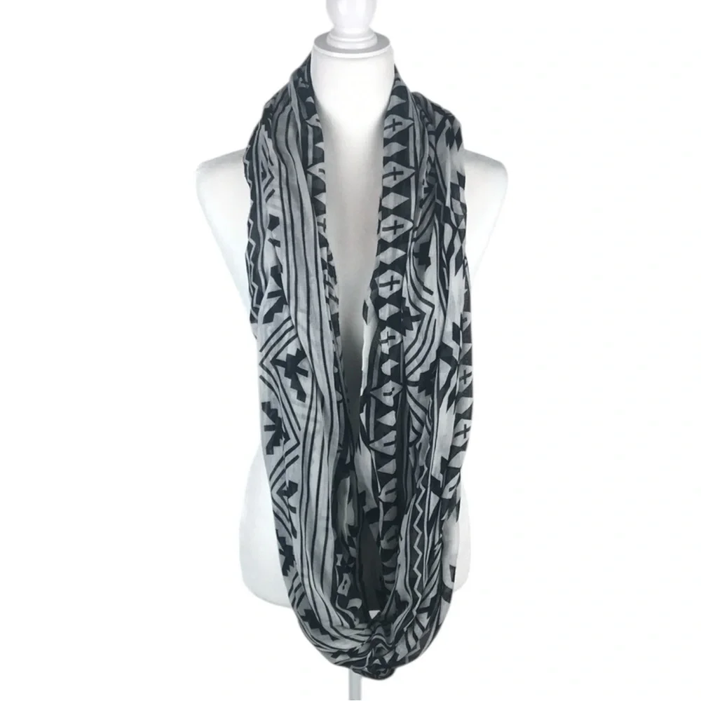 Charlotte Russe Black & White Infinity Scarf